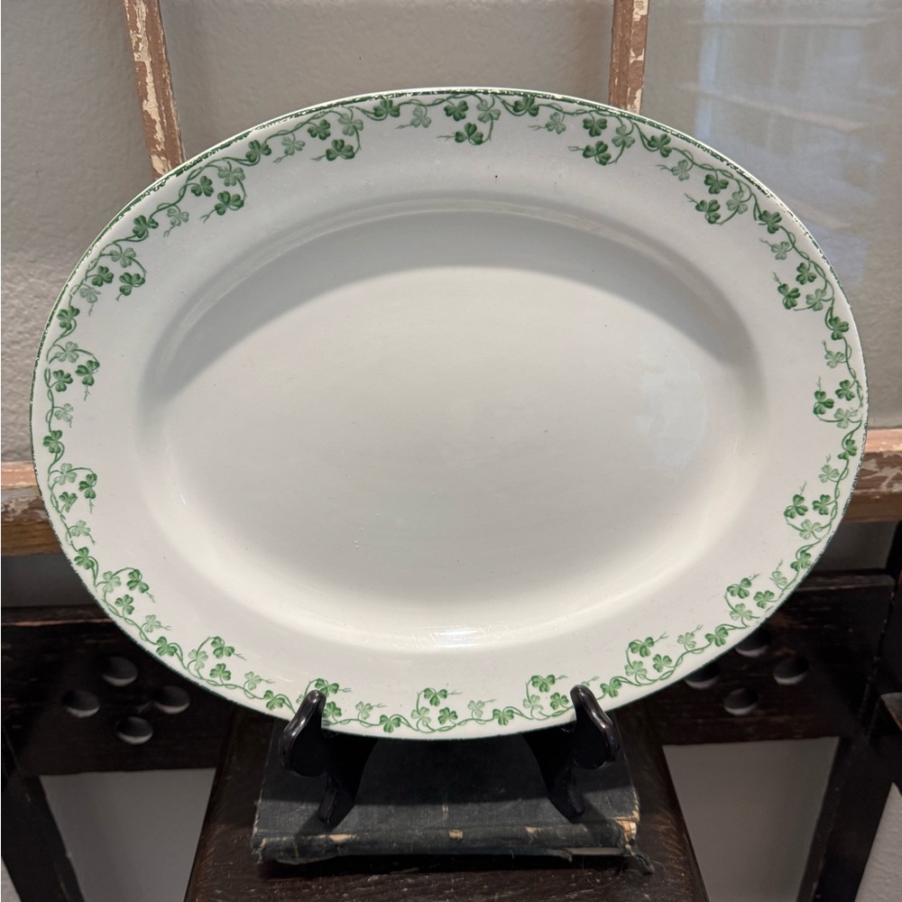 Large Antique John Maddock&So a three Leaf Clover Ironstone Platter, England